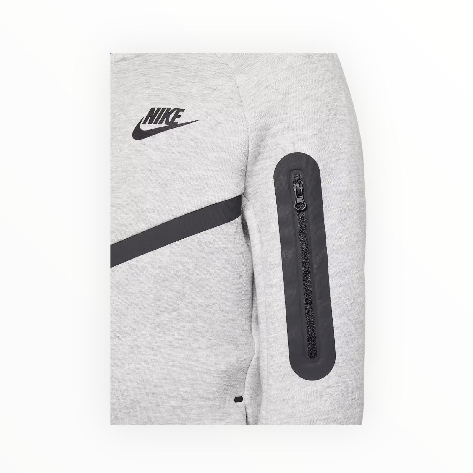 TUTA NIKE TECH JR
