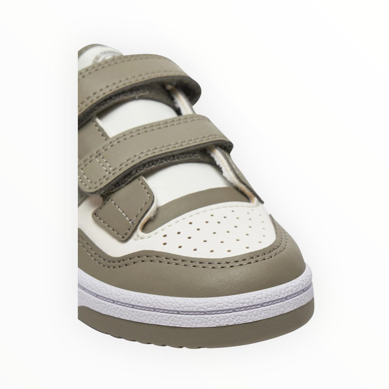 Adidas rapidcourt