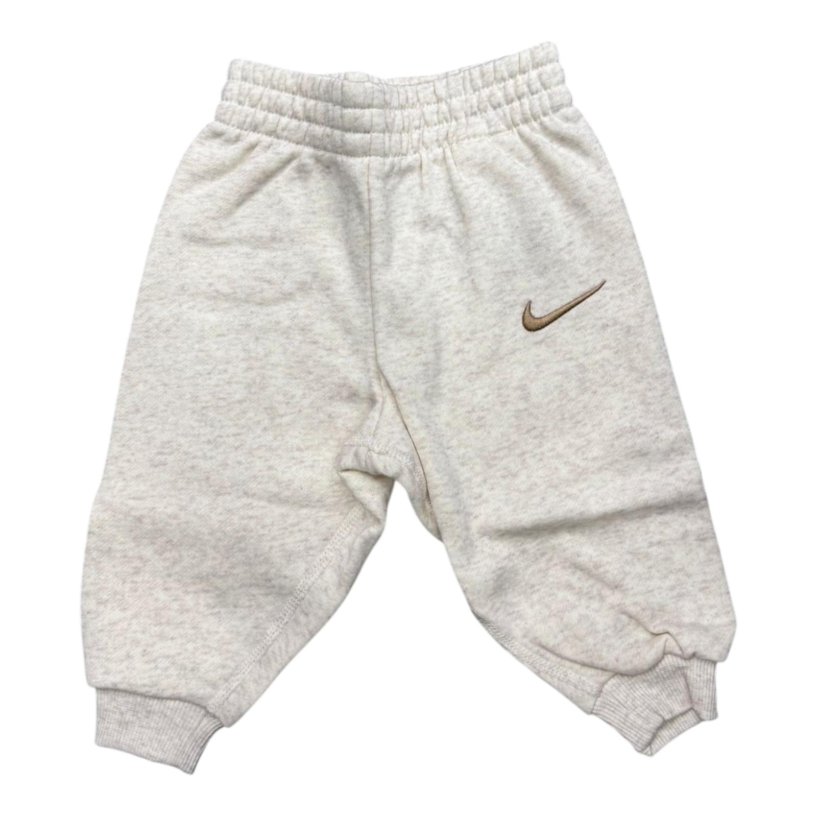 TUTA NIKE JR