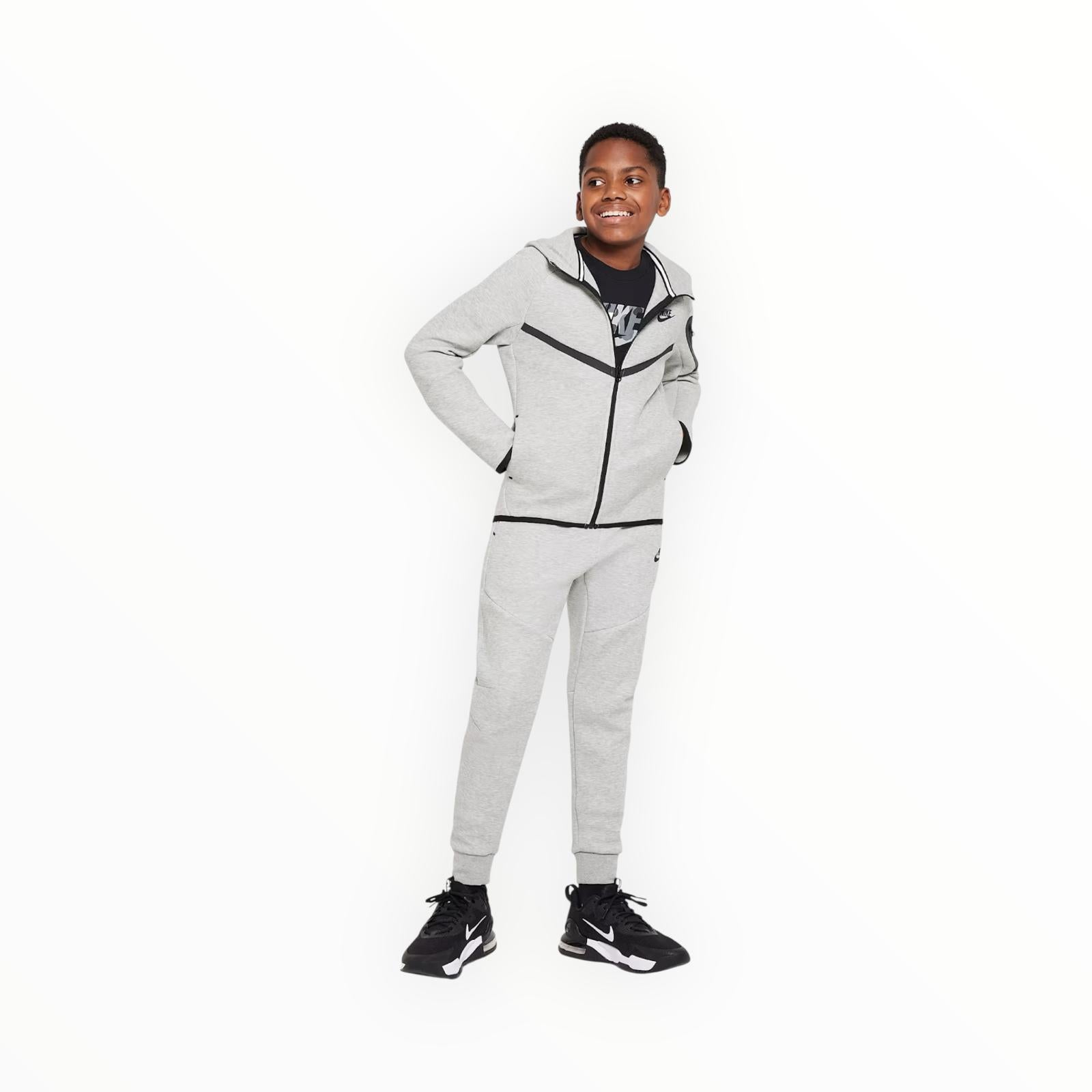 TUTA NIKE TECH JR