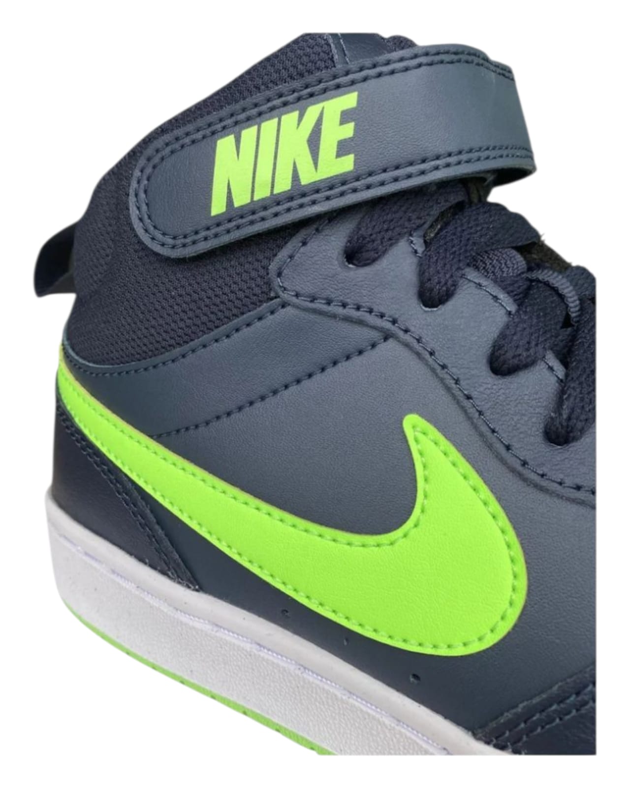 Nike Court Borough Mid